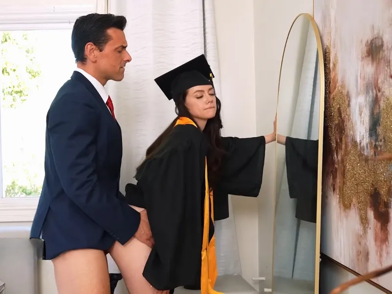 Cha dượng doggy cô gái nhỏ sữa chua rớt đầy sàn